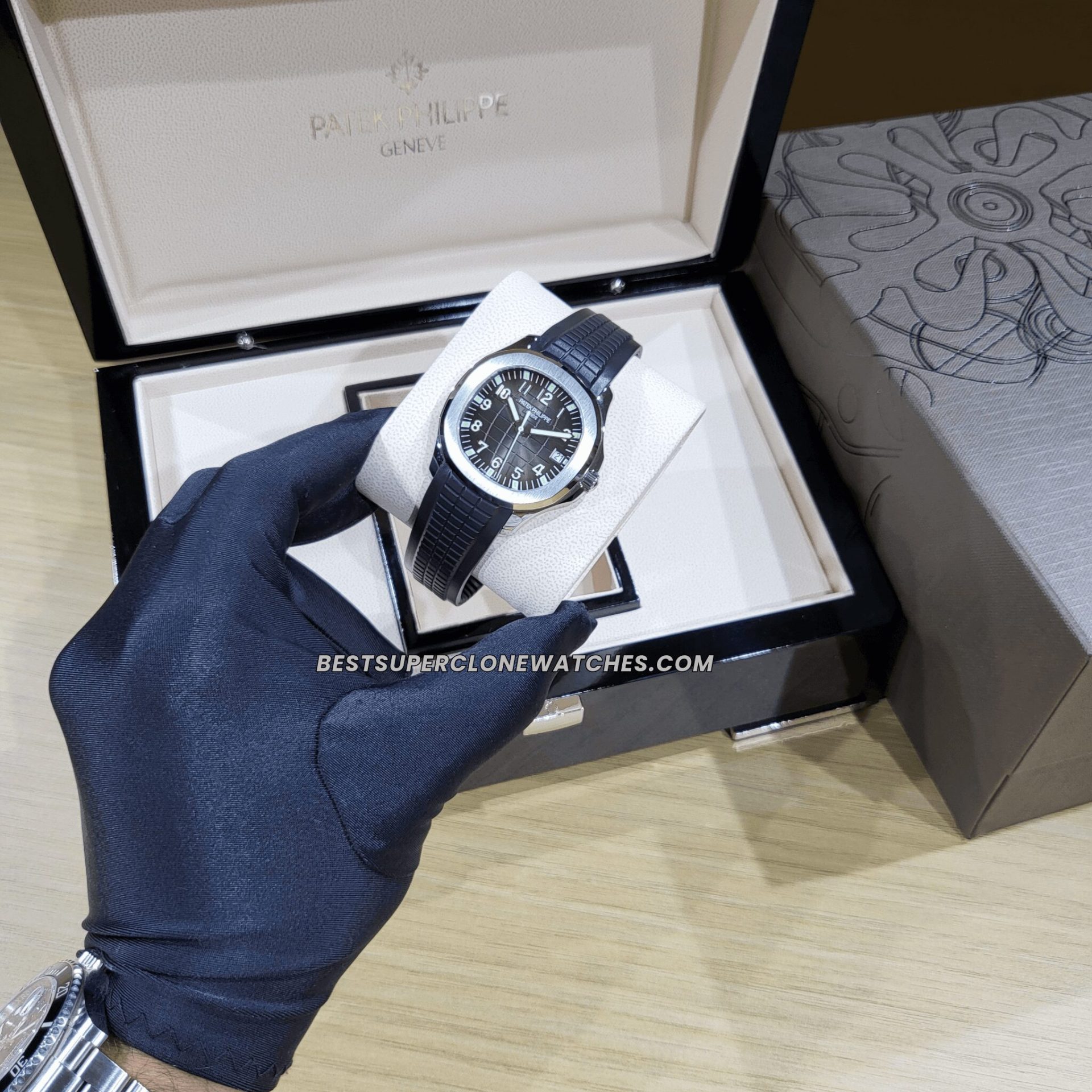 Patek Philippe Aquanaut Stainless Steel Black Dial 26-330 S C Swiss Super Clone Watch Ref-5167A-001