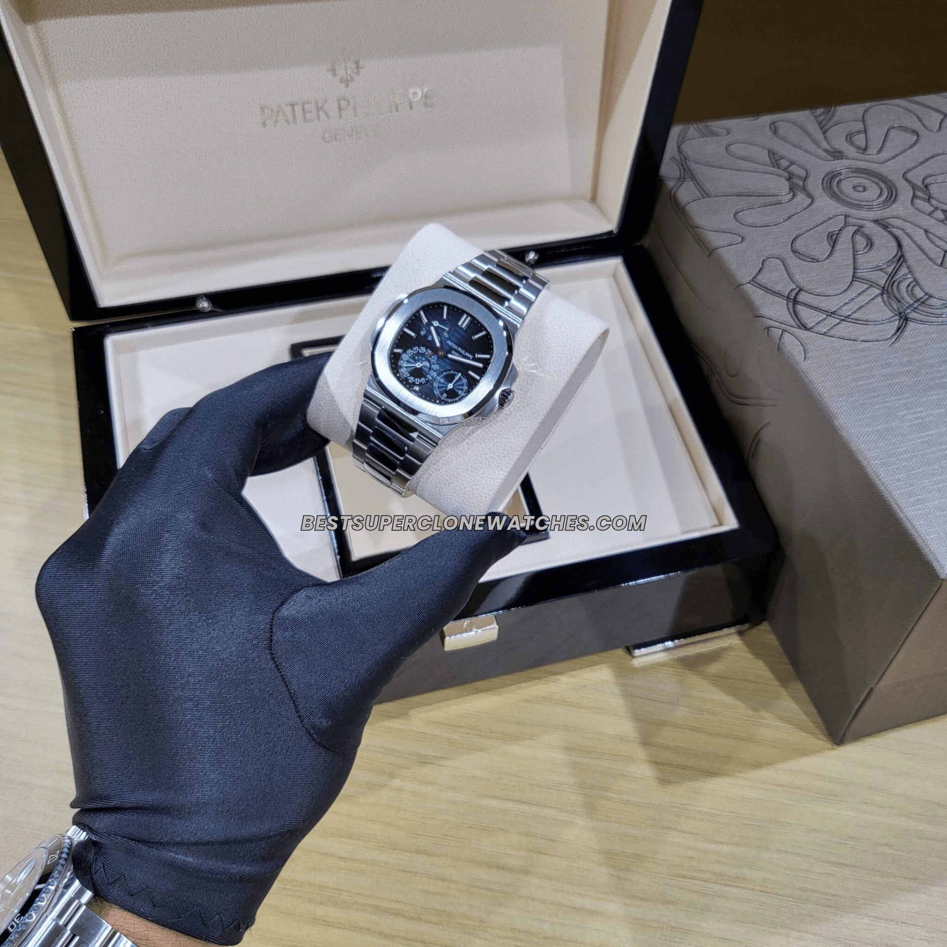 Swiss super clone Nautilus 5712 with 240 PS IRM CLU movement imitation