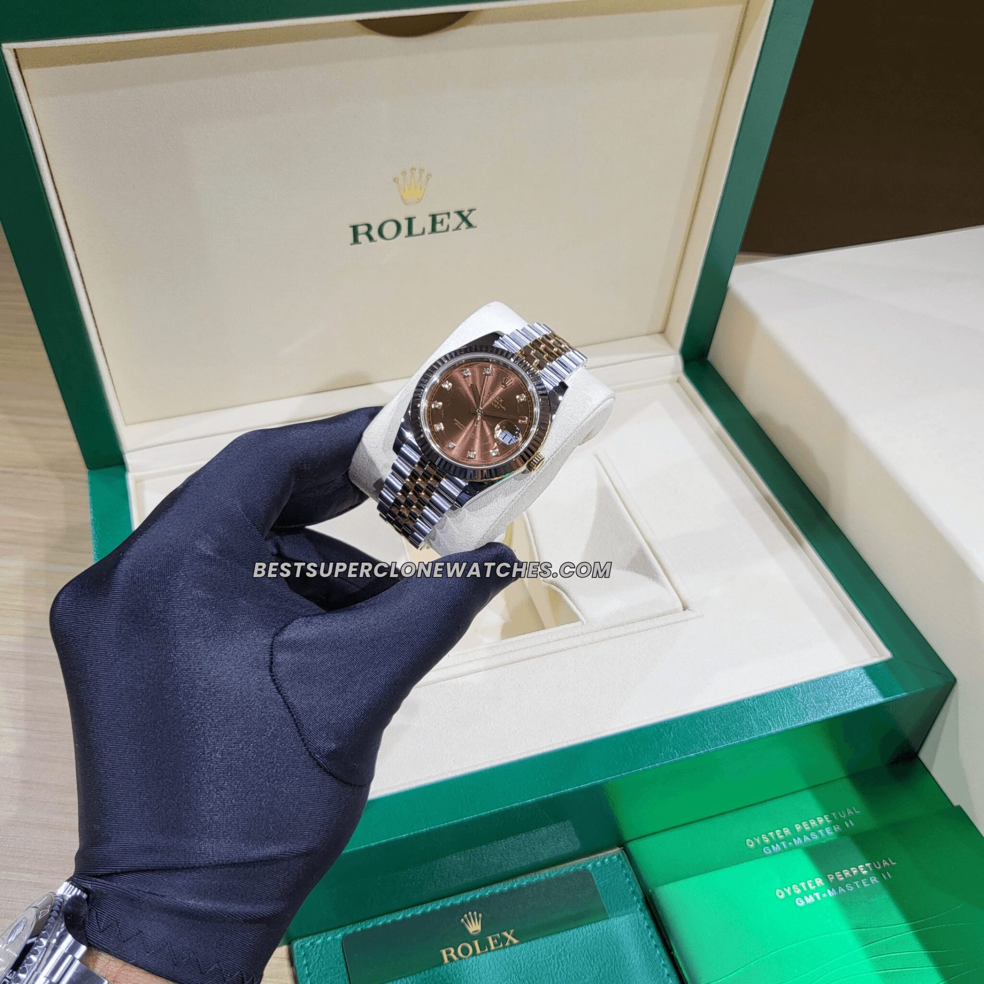Fake Rolex Datejust Ref-126331 featuring a chocolate dial with diamonds, Oystersteel and Everose Gold case—high-quality Swiss super clone.