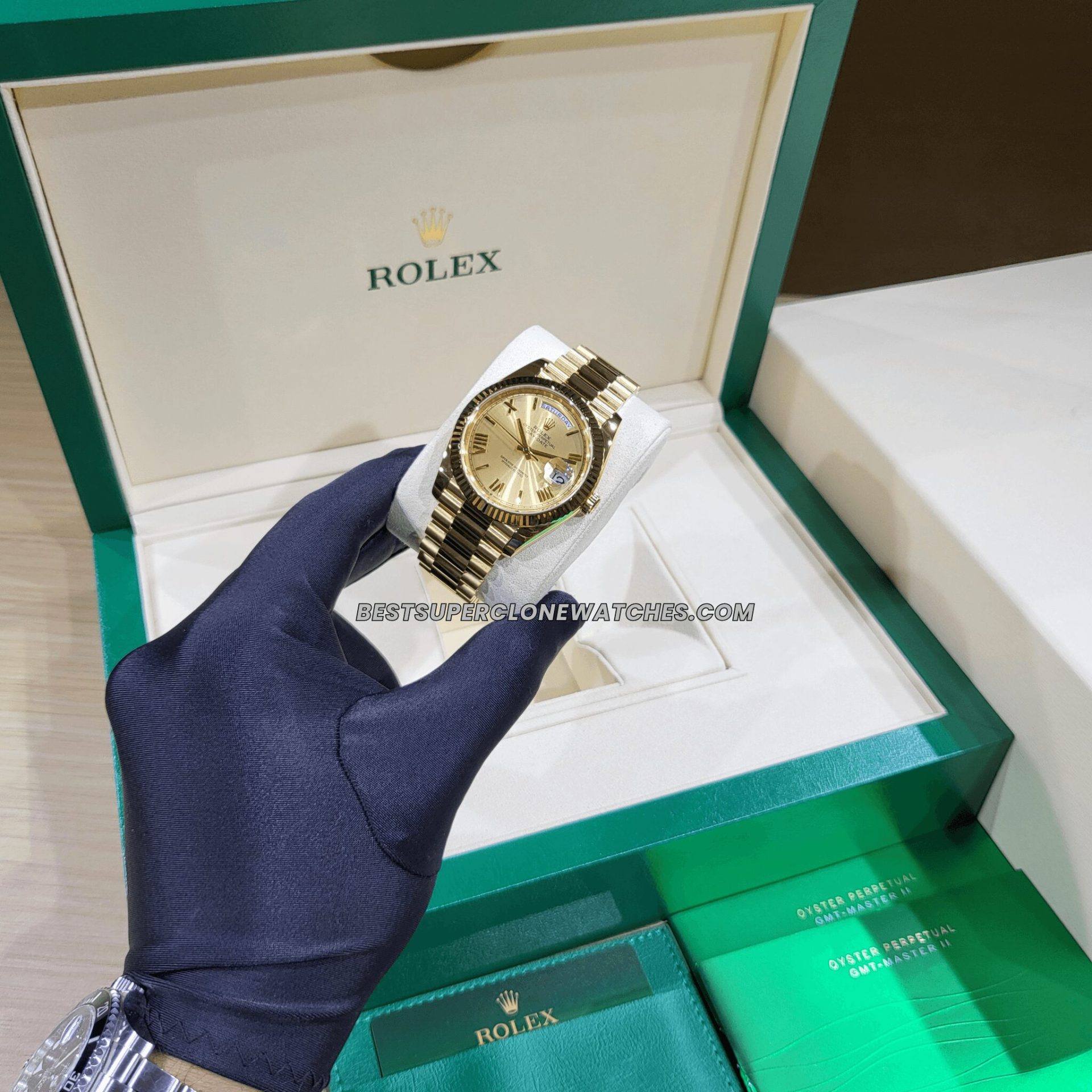 Rolex Day-Date 228238 Swiss super clone with champagne-colour dial and 18kt yellow gold finish