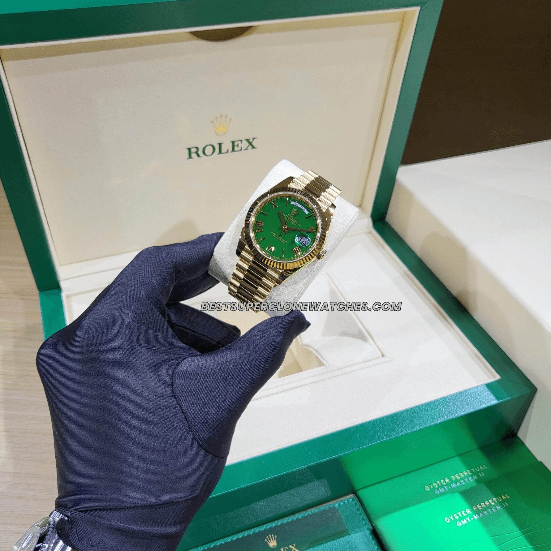 Rolex Day-Date 228238 Swiss super clone with 18kt yellow gold case and green dial