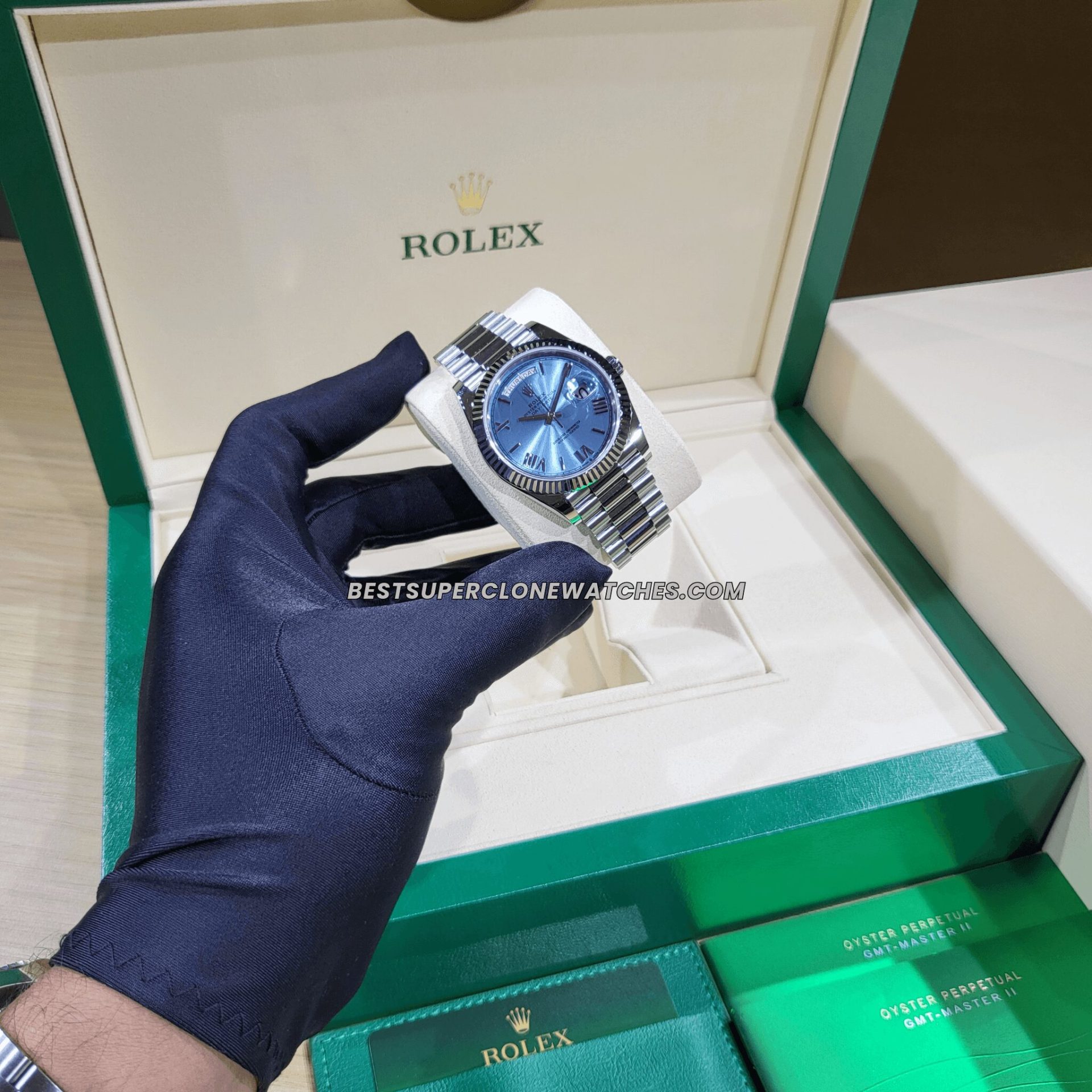 High-quality replica of Rolex Day-Date watch featuring 3255 movement and fluted bezel
