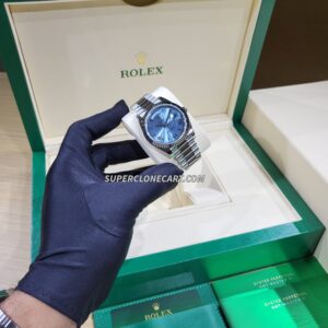 High-quality replica of Rolex Day-Date watch featuring 3255 movement and fluted bezel