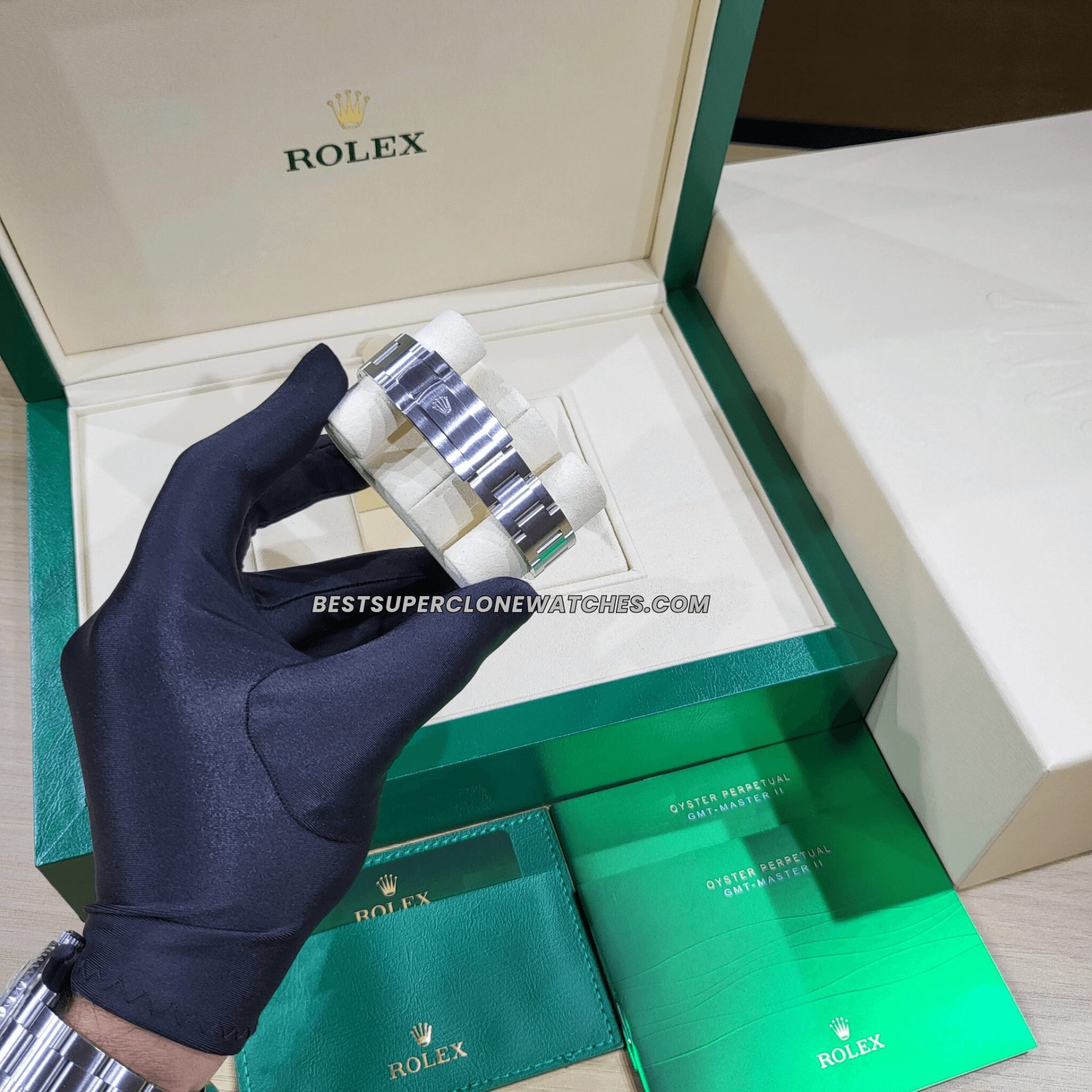 Replica Rolex Oyster Perpetual 124300 with silver dial and 3230 movement clone