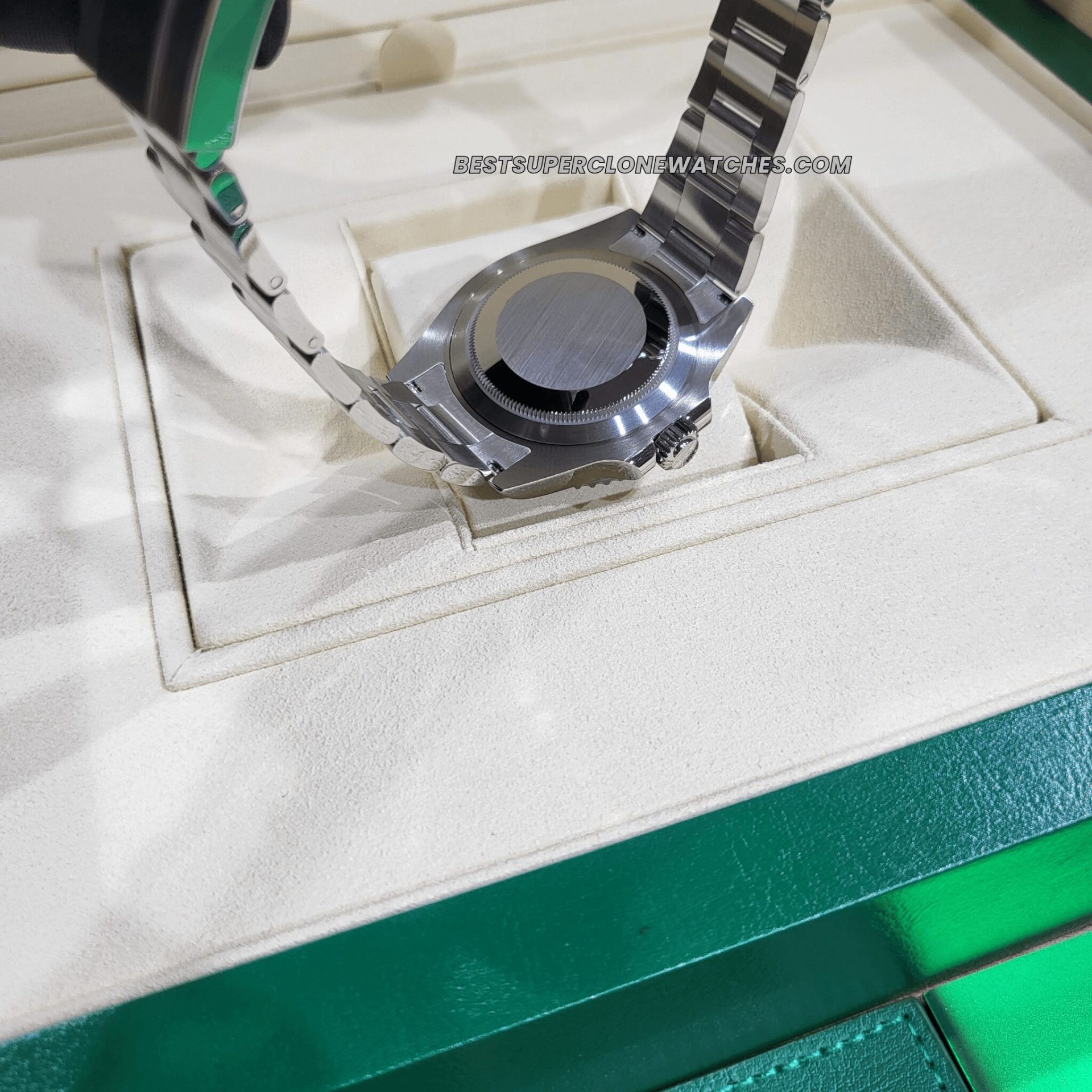 High-quality replica of Rolex Submariner Starbucks model with ceramic green bezel