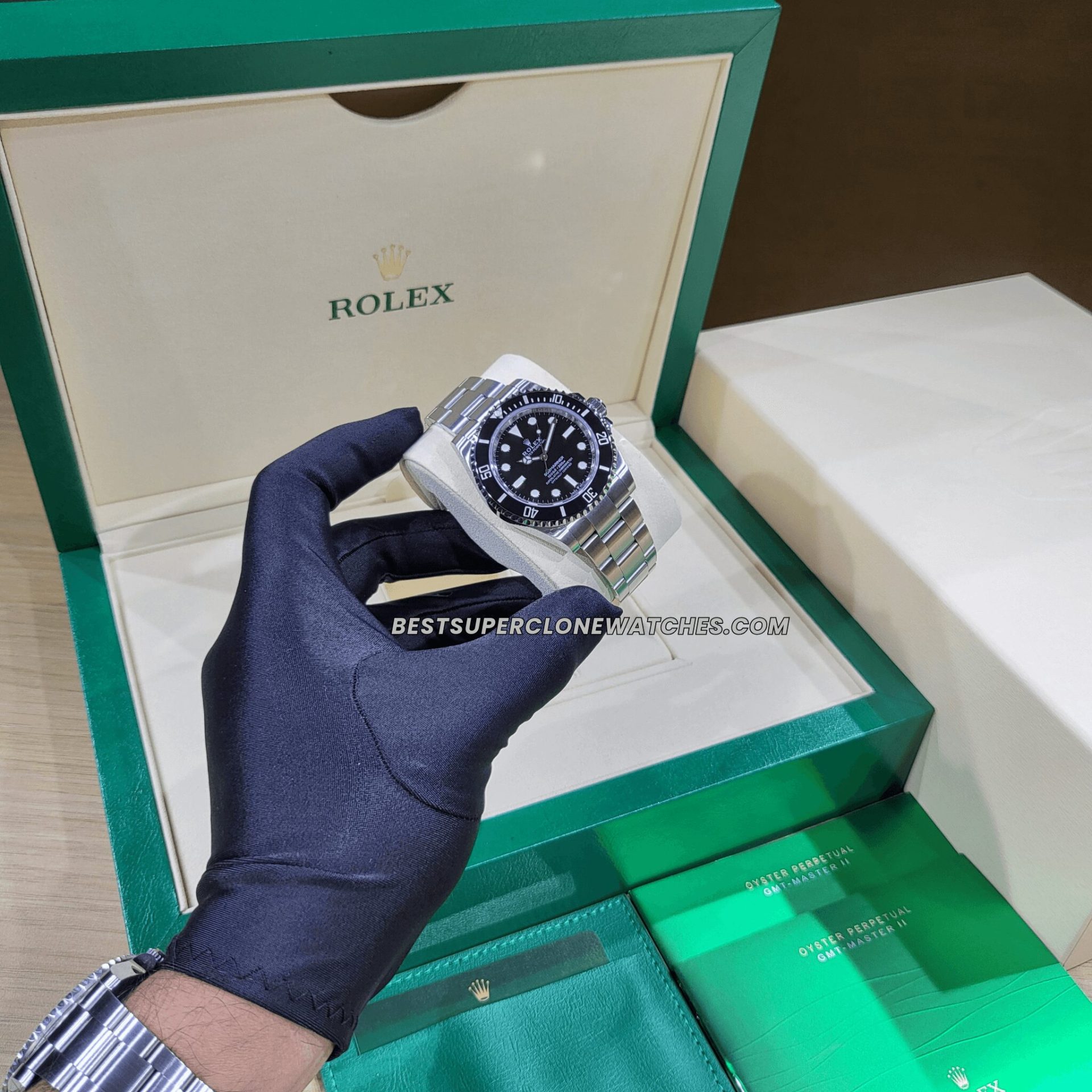 Close-up of the Rolex Submariner 3230 Swiss super clone, featuring a black dial and Oystersteel case—ideal for diving enthusiasts.