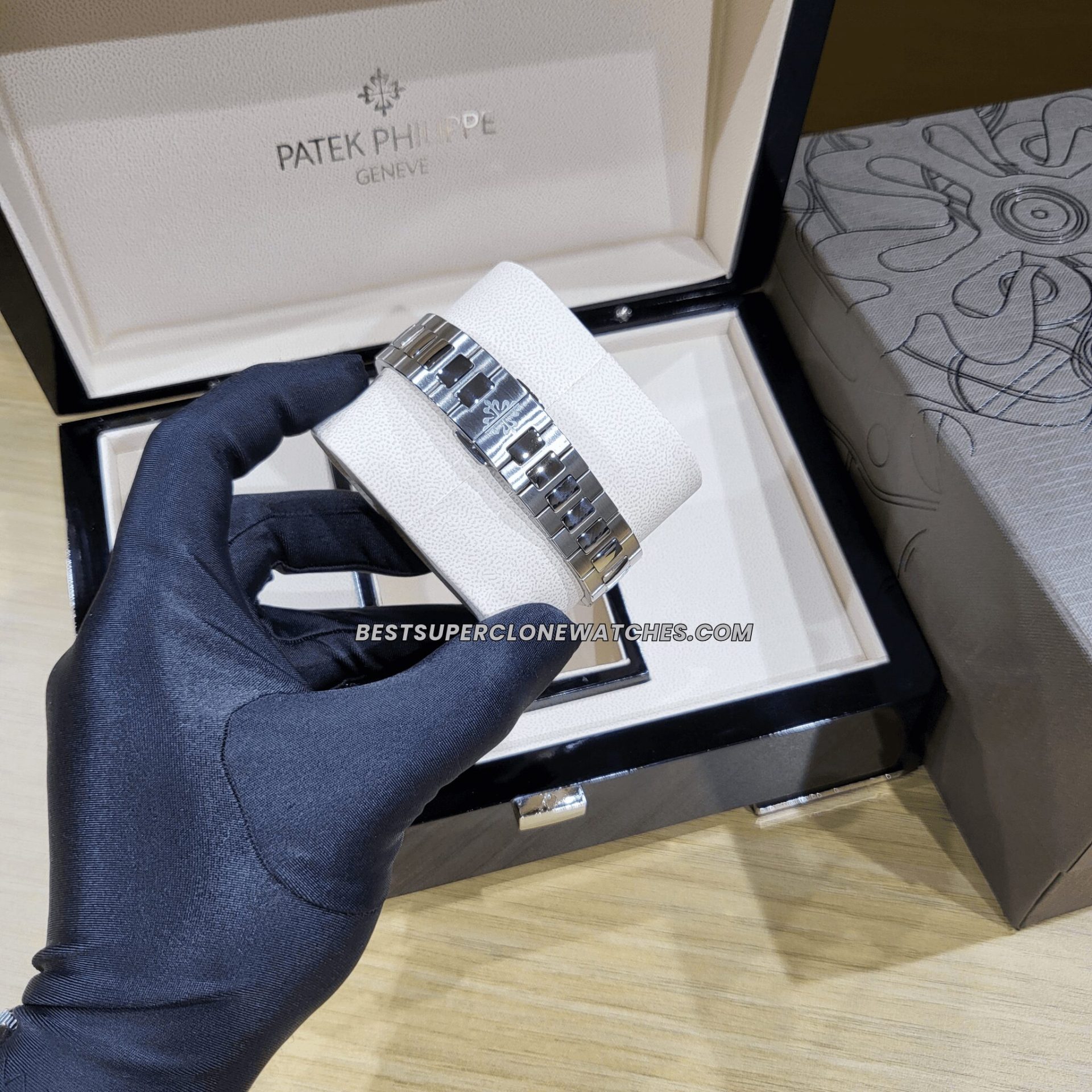 Patek Philippe 7128/1G Swiss replica watch